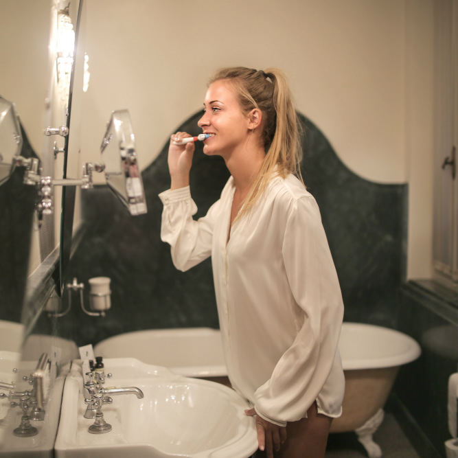 צחצוח שיניים