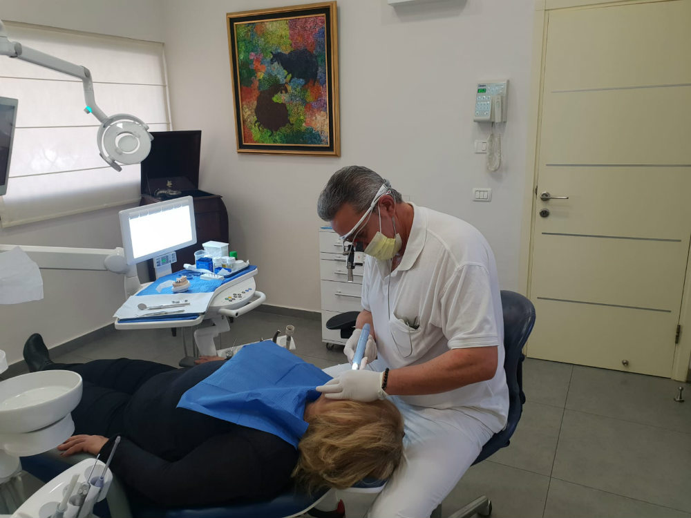 דוקטור אנדי הוד